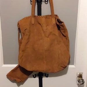 Womens Large Capacity Leather Bucket Bag with Attachable Makeup Bag